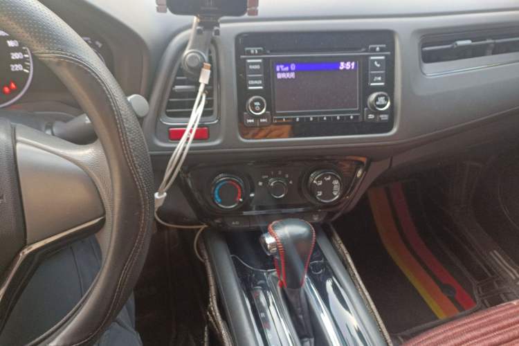 Used Honda Vezel 2015 1.5L CVT two-wheel drive Comfort trim Audio And AC Panel