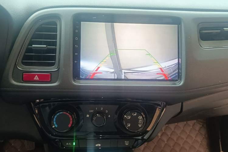 Used Honda Vezel 2015 1.5L CVT two-wheel drive Comfort trim Audio And AC Panel