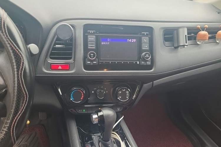 Used Honda Vezel 2015 1.5L CVT two-wheel drive Comfort trim Audio And AC Panel