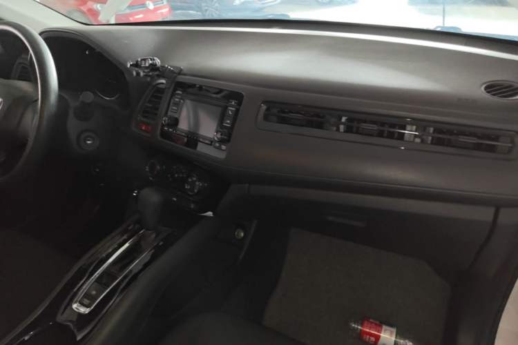 Used Honda Vezel 2015 1.5L CVT two-wheel drive Comfort trim Audio And AC Panel