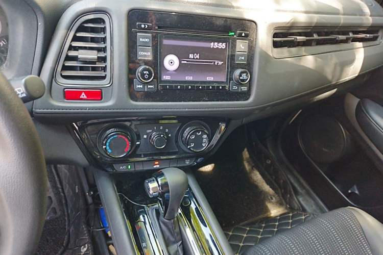 Used Honda Vezel 2015 1.8L CVT 2WD Elite Model Audio And AC Panel