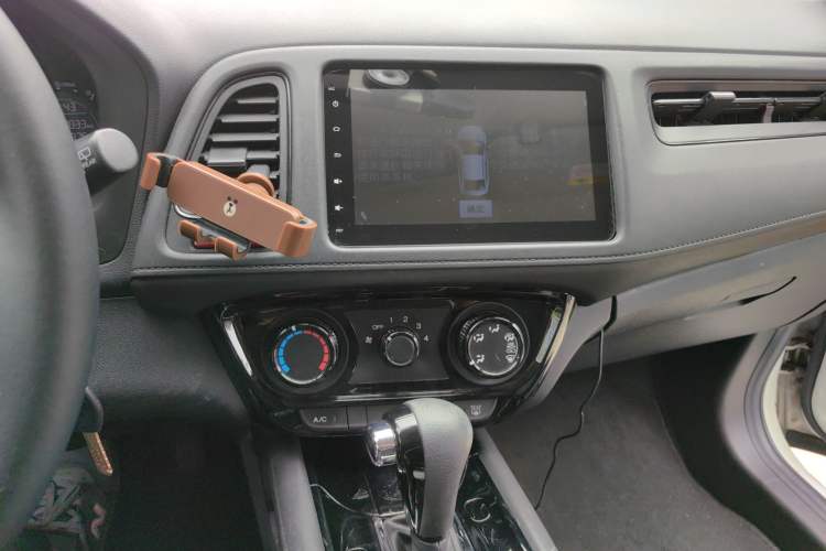 Used Honda Vezel 2015 1.5L CVT two-wheel drive Comfort trim Audio And AC Panel