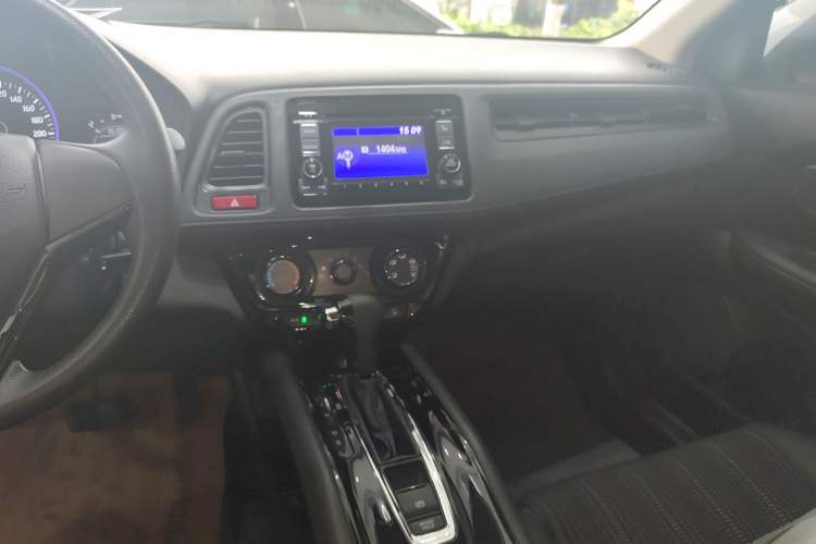 Used Honda Vezel 2015 1.8L CVT 2WD Elite Model Audio And AC Panel