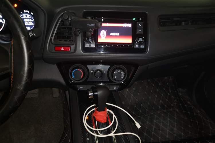 Used Honda Vezel 2015 1.8L CVT 2WD Elite Model Audio And AC Panel