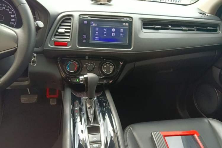 Used Honda Vezel 2015 1.5L CVT two-wheel drive Comfort trim Audio And AC Panel