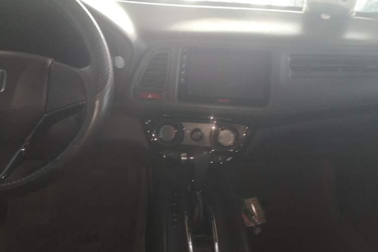 Used Honda Vezel 2015 1.5L CVT two-wheel drive Comfort trim Audio And AC Panel