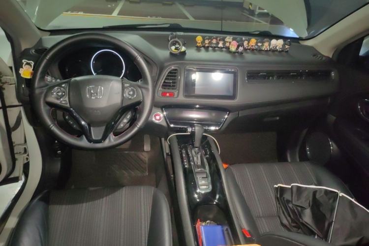 Used Honda Vezel 2015 1.8L CVT 2WD Luxury Model Center Console
