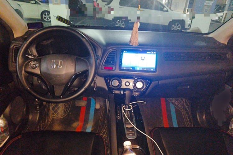 Used Honda Vezel 2015 1.5L CVT two-wheel drive Comfort trim Center Console
