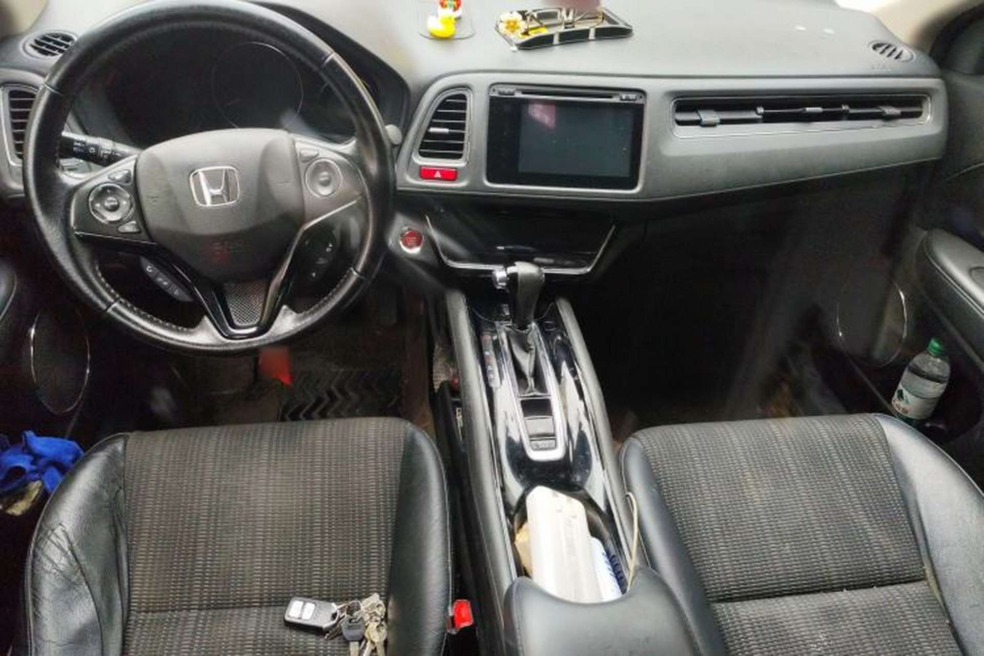 Used Honda Vezel 2015 1.8L CVT 2WD Luxury Model Center Console