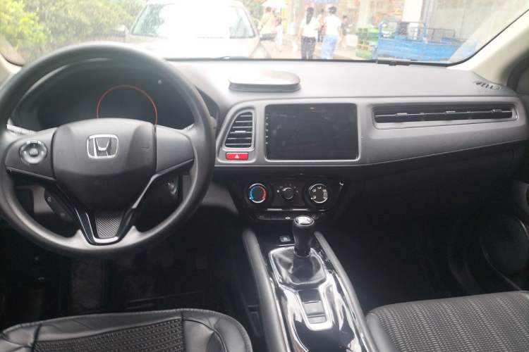 Used Honda Vezel 2015 1.8L Manual Two-Wheel Drive Elite Version Center Console