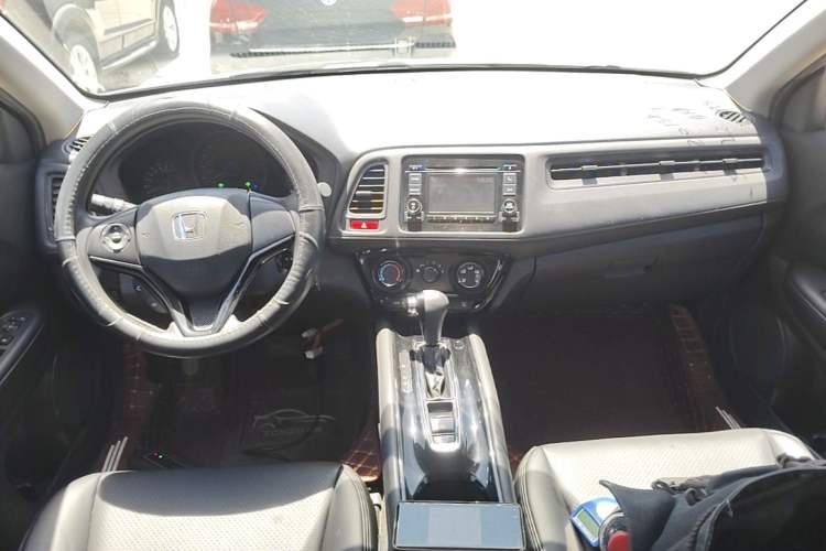 Used Honda Vezel 2015 1.5L CVT two-wheel drive Comfort trim Center Console