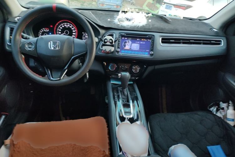 Used Honda Vezel 2015 1.5L CVT two-wheel drive Comfort trim Center Console