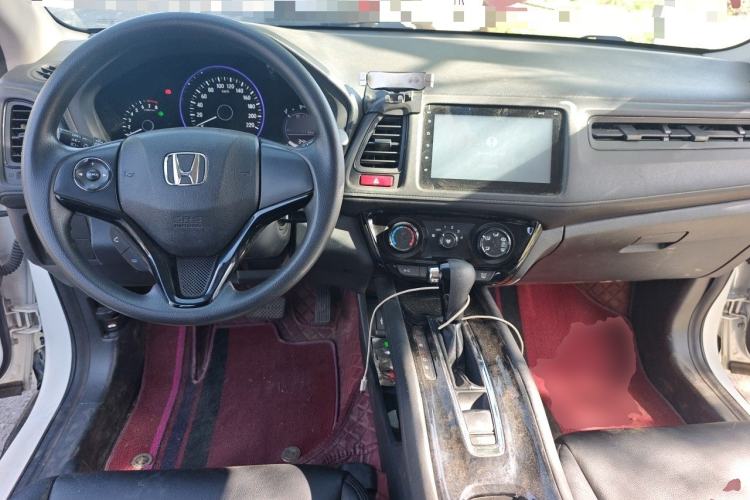 Used Honda Vezel 2015 1.5L CVT two-wheel drive Comfort trim Center Console
