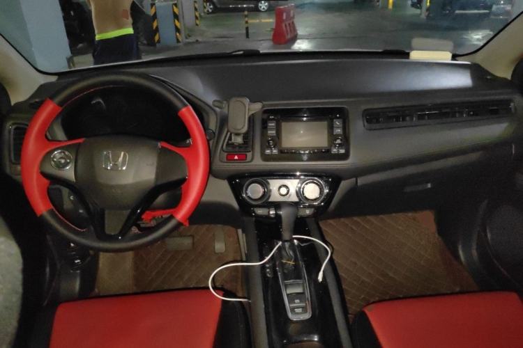 Used Honda Vezel 2015 1.5L CVT two-wheel drive Comfort trim Center Console