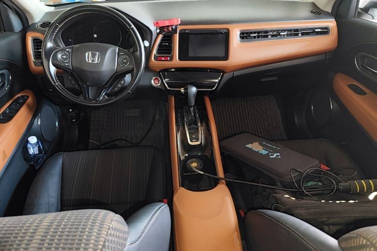 Used Honda Vezel 2015 1.8L CVT 2WD Luxury Model Center Console