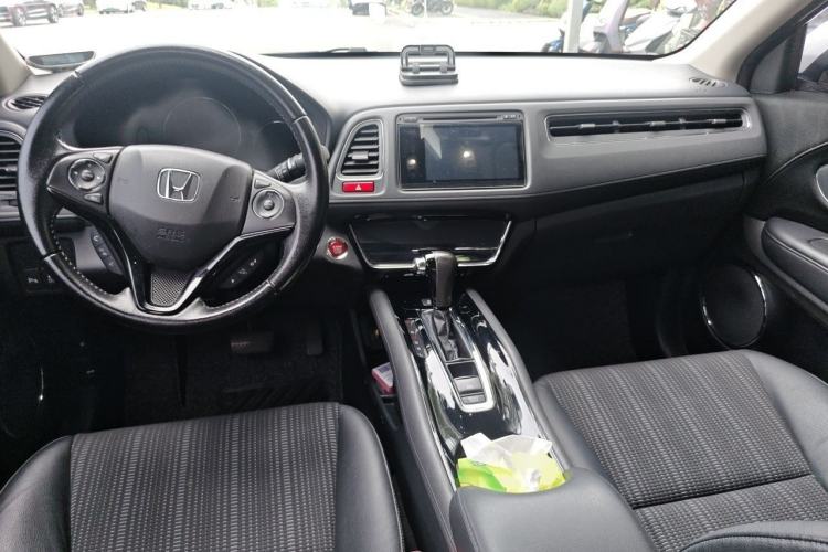 Used Honda Vezel 2015 1.8L CVT 2WD Luxury Model Center Console