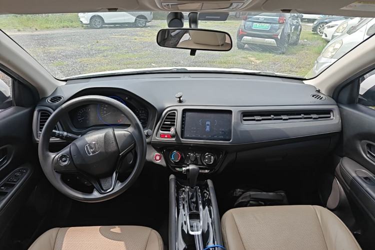 Used Honda Vezel 2015 1.5L CVT two-wheel drive Comfort trim Center Console