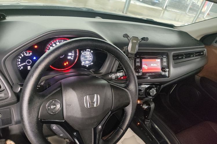 Used Honda Vezel 2015 1.5L CVT two-wheel drive Comfort trim Center Console