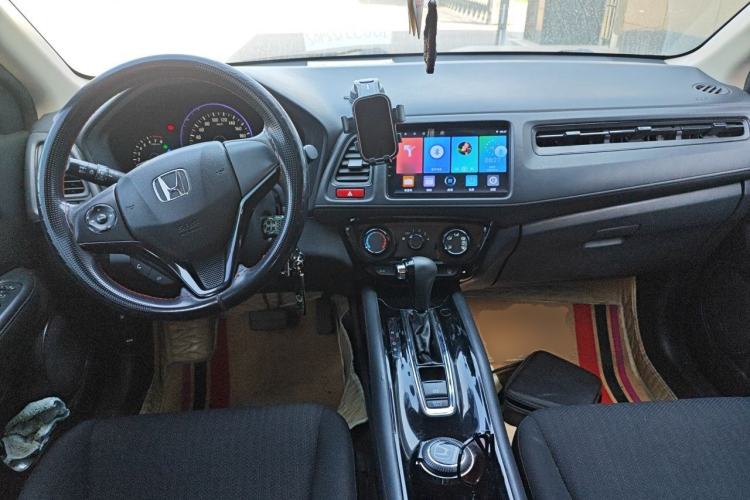 Used Honda Vezel 2015 1.5L CVT two-wheel drive Comfort trim Center Console
