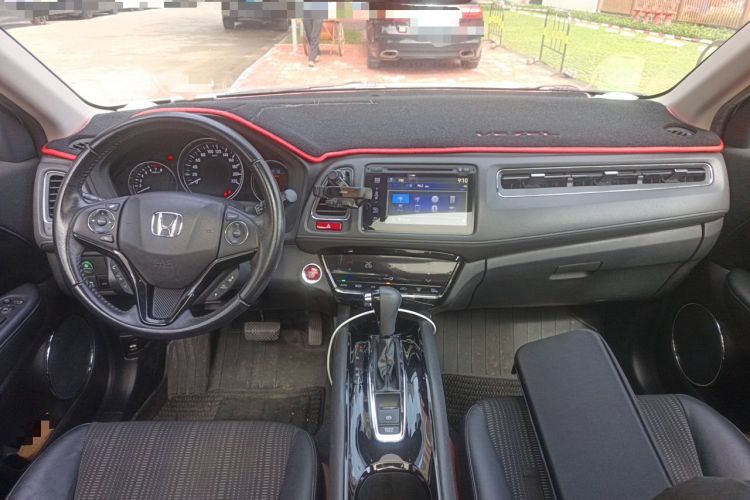 Used Honda Vezel 2015 1.8L CVT 2WD Luxury Model Center Console