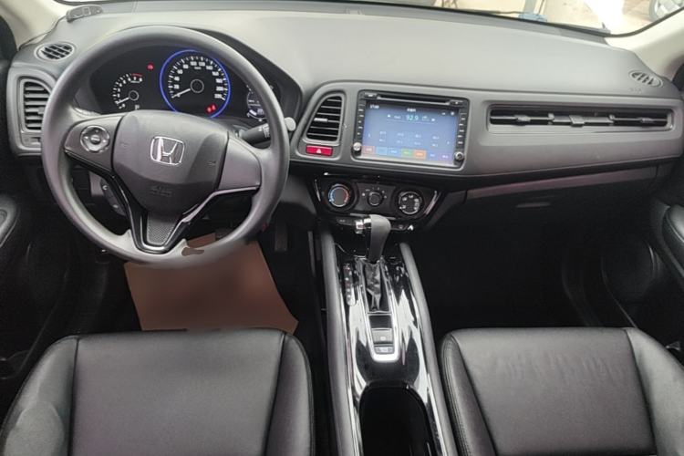 Used Honda Vezel 2015 1.5L CVT two-wheel drive Comfort trim Center Console