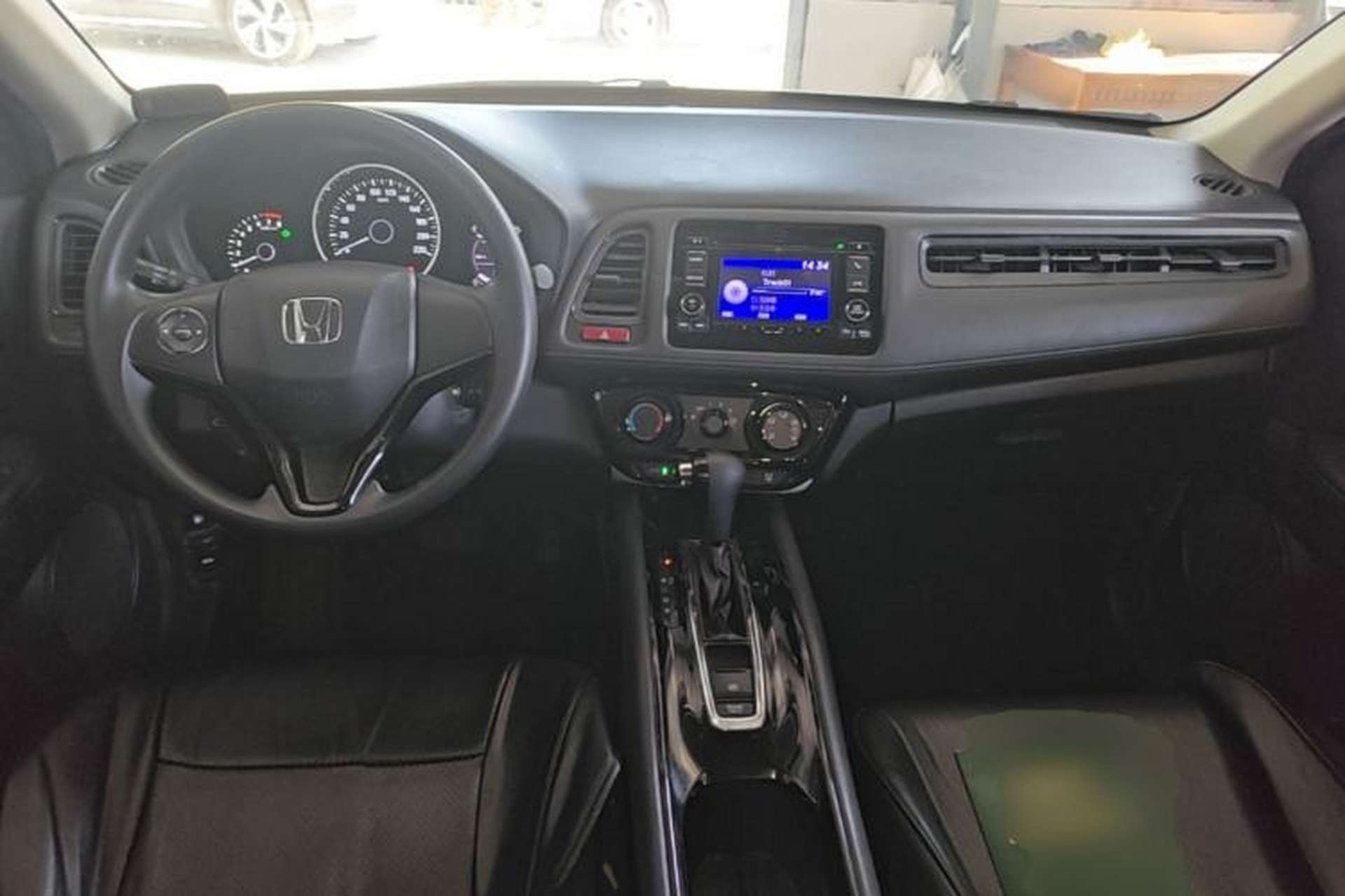 Used Honda Vezel 2015 1.5L CVT two-wheel drive Comfort trim Center Console
