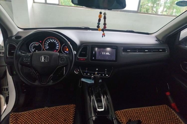 Used Honda Vezel 2015 1.8L CVT 2WD Luxury Model Center Console