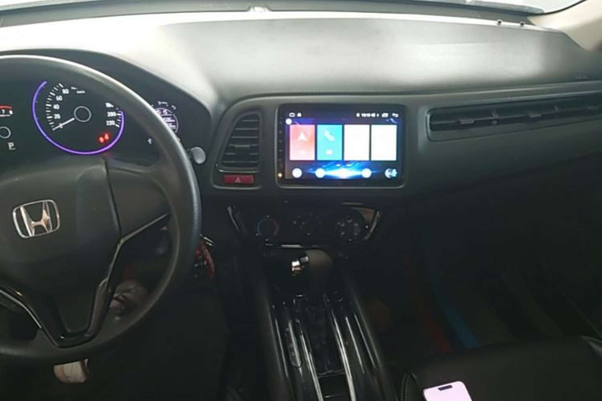 Used Honda Vezel 2015 1.5L CVT two-wheel drive Comfort trim Center Console
