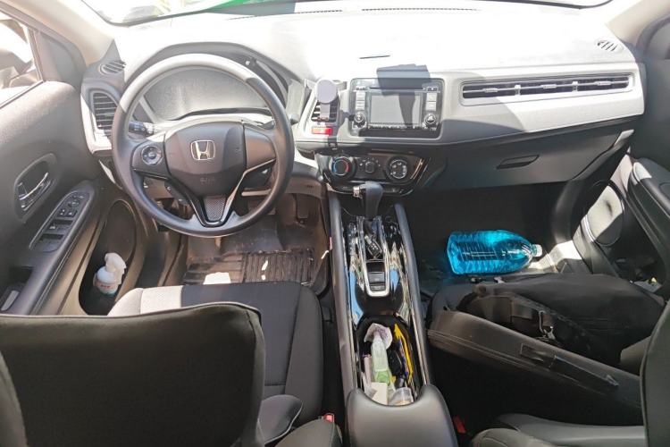 Used Honda Vezel 2015 1.5L CVT two-wheel drive Comfort trim Center Console