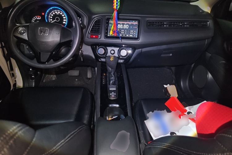 Used Honda Vezel 2015 1.5L CVT two-wheel drive Comfort trim Center Console