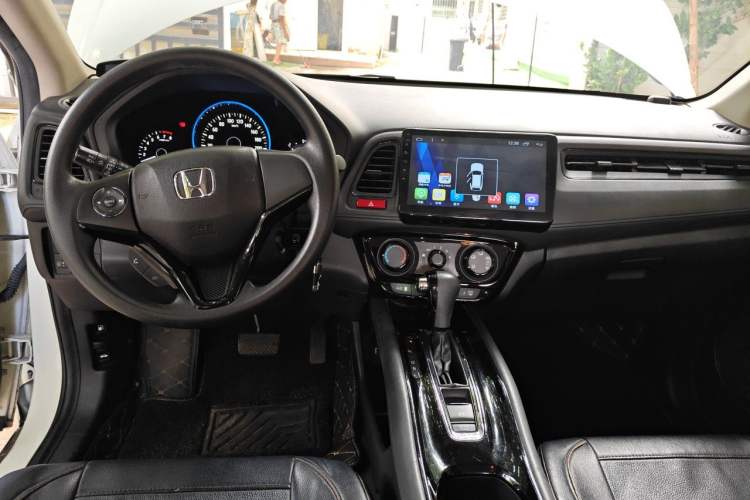 Used Honda Vezel 2015 1.5L CVT two-wheel drive Comfort trim Center Console