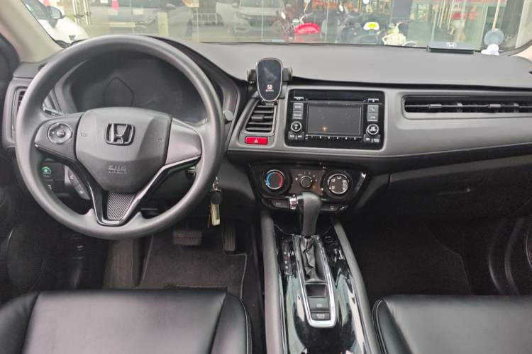Used Honda Vezel 2015 1.5L CVT two-wheel drive Comfort trim Center Console