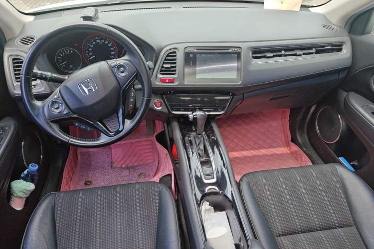 Used Honda Vezel 2015 1.8L CVT 2WD Luxury Model Center Console