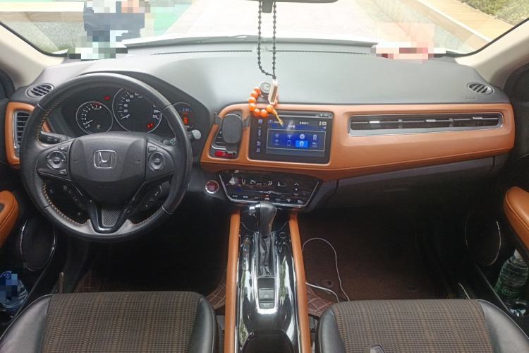 Used Honda Vezel 2015 1.8L CVT 2WD Luxury Model Center Console