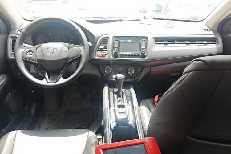 Used Honda Vezel 2015 1.5L CVT two-wheel drive Comfort trim Center Console