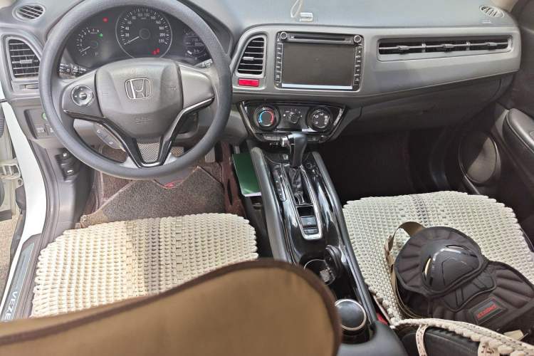 Used Honda Vezel 2015 1.8L CVT 2WD Elite Model Center Console