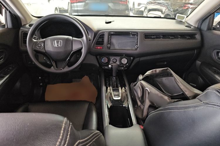 Used Honda Vezel 2015 1.5L CVT two-wheel drive Comfort trim Center Console