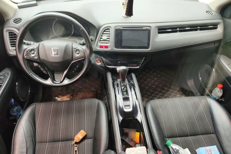 Used Honda Vezel 2015 1.8L CVT 2WD Luxury Model Center Console