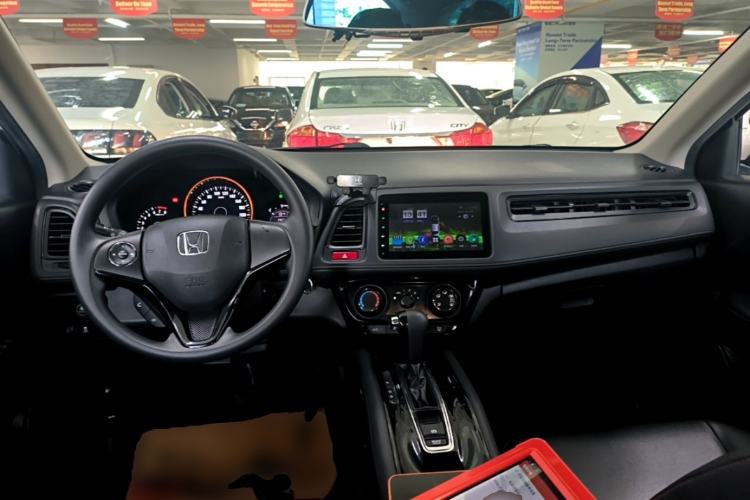 Used Honda Vezel 2015 1.5L CVT two-wheel drive Comfort trim Center Console