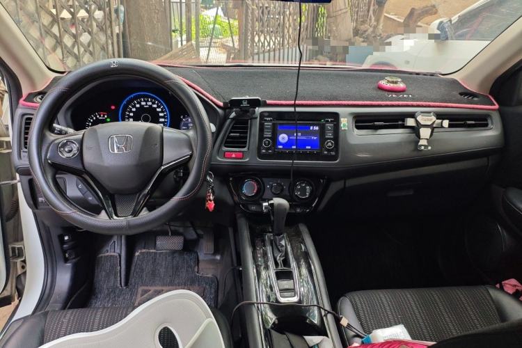 Used Honda Vezel 2015 1.8L CVT 2WD Elite Model Center Console