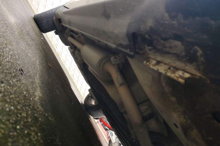 Used Honda Vezel 2015 1.5L manual two-wheel drive Comfort trim level Chassis Front Right