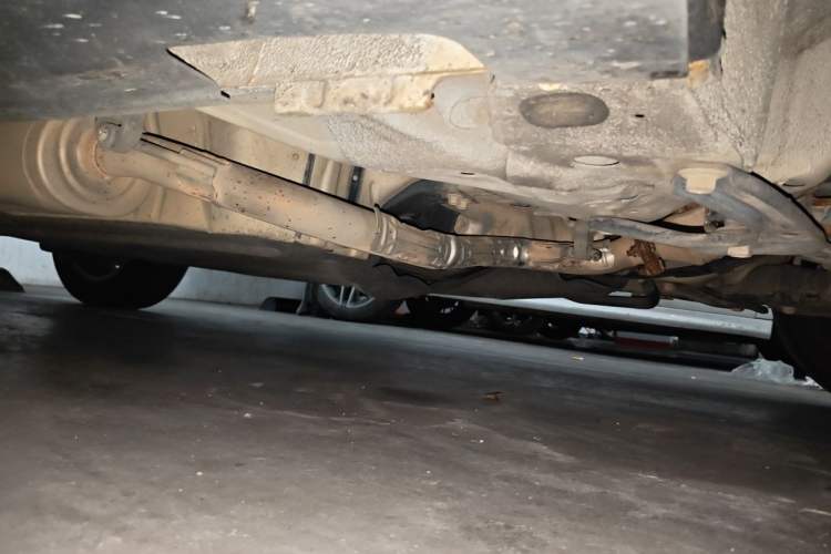 Used Honda Vezel 2015 1.5L CVT two-wheel drive Comfort trim Chassis Front Right