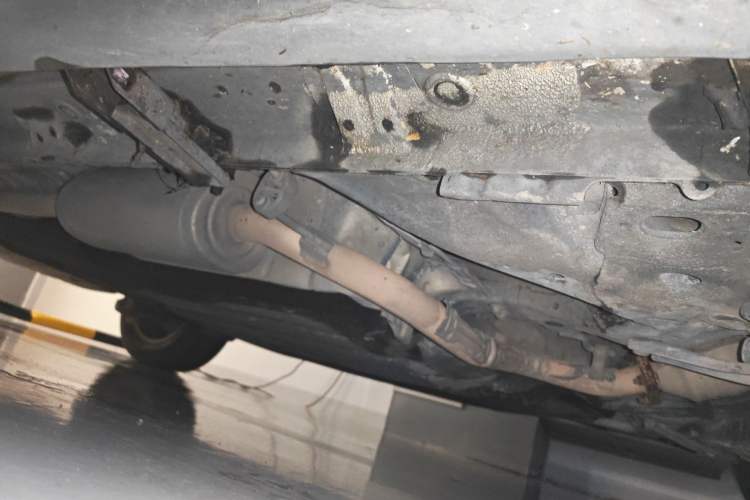 Used Honda Vezel 2015 1.5L CVT two-wheel drive Comfort trim Chassis Front Right