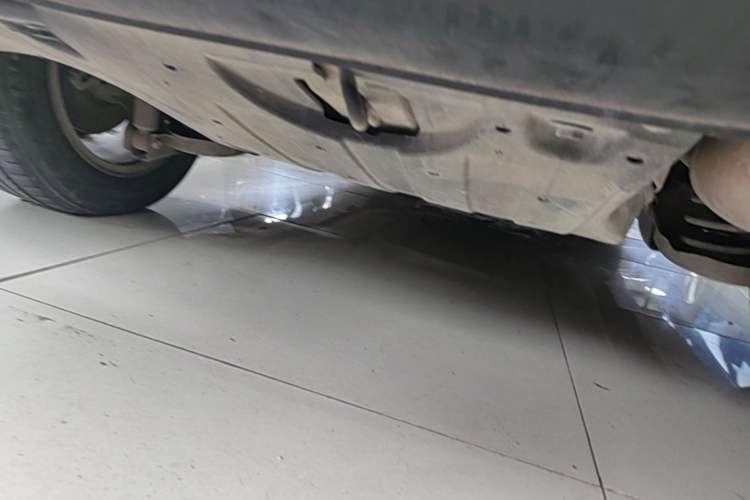 Used Honda Vezel 2015 1.5L CVT two-wheel drive Comfort trim Chassis Rear