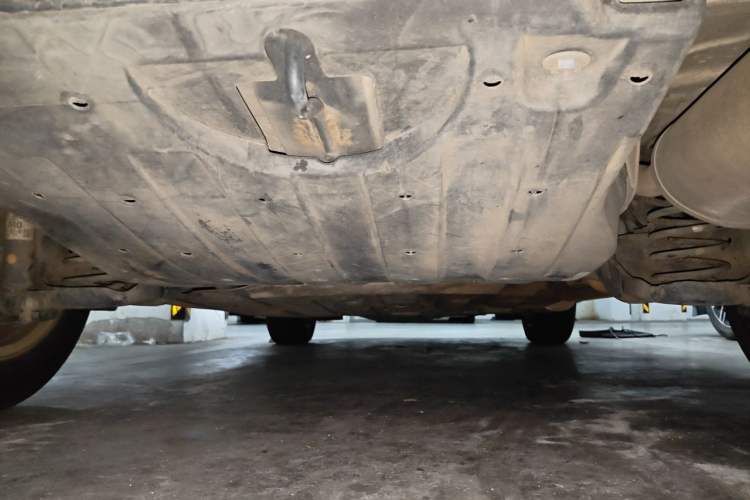 Used Honda Vezel 2015 1.5L CVT two-wheel drive Comfort trim Chassis Rear