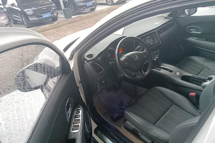 Used Honda Vezel 2015 1.8L CVT 2WD Luxury Model Driver Seat