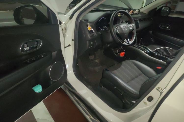 Used Honda Vezel 2015 1.8L CVT 2WD Luxury Model Driver Seat