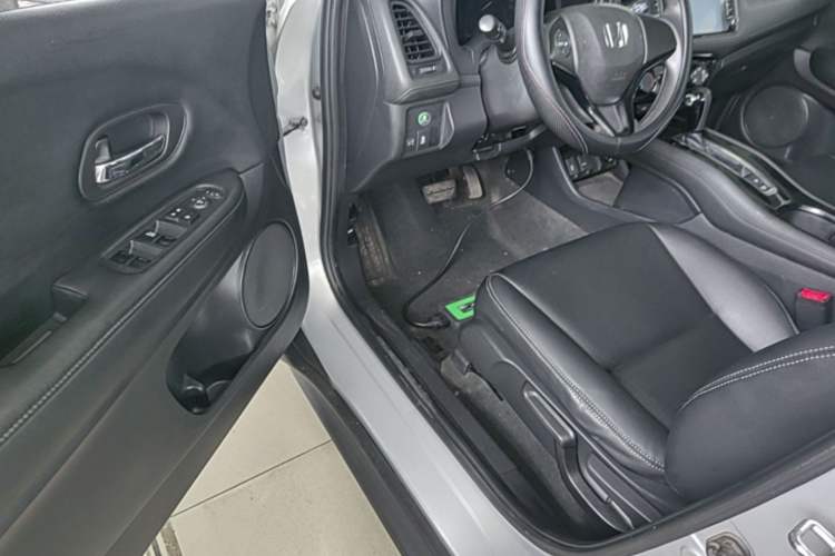 Used Honda Vezel 2015 1.5L CVT two-wheel drive Comfort trim Driver Seat