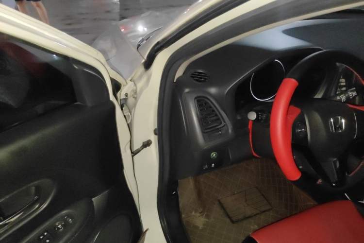 Used Honda Vezel 2015 1.5L CVT two-wheel drive Comfort trim Driver Seat