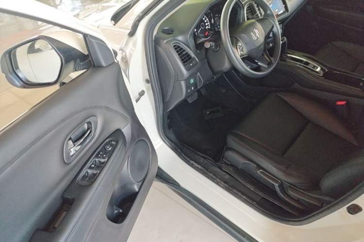 Used Honda Vezel 2015 1.5L CVT two-wheel drive Comfort trim Driver Seat